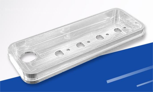 鋁合金外殼訂做,全鋁機(jī)箱定制,鋁機(jī)箱使用時(shí)需要注意哪些方面？